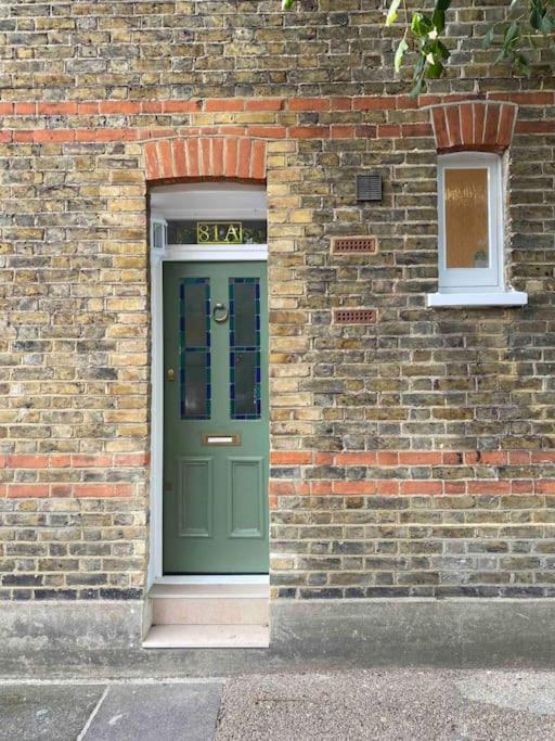 Appartamento Interior Designed Flat Near Kew Botanical Gardens Londra Esterno foto