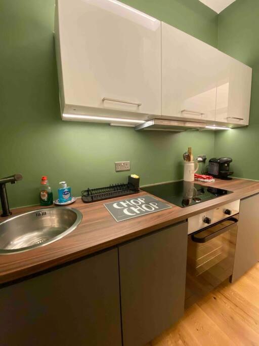 Appartamento Interior Designed Flat Near Kew Botanical Gardens Londra Esterno foto